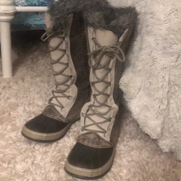 Sorel Shoes - Sorel ‘Cate the Great’ snowboots, Size 8